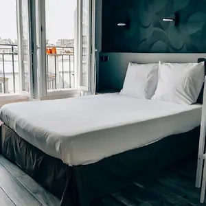 2* Otel Luxia